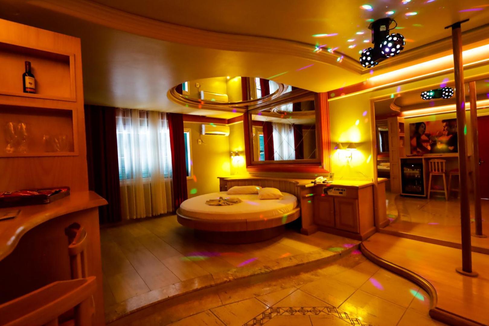 Motel Avenida (Adults Only) Gramado Exteriör bild